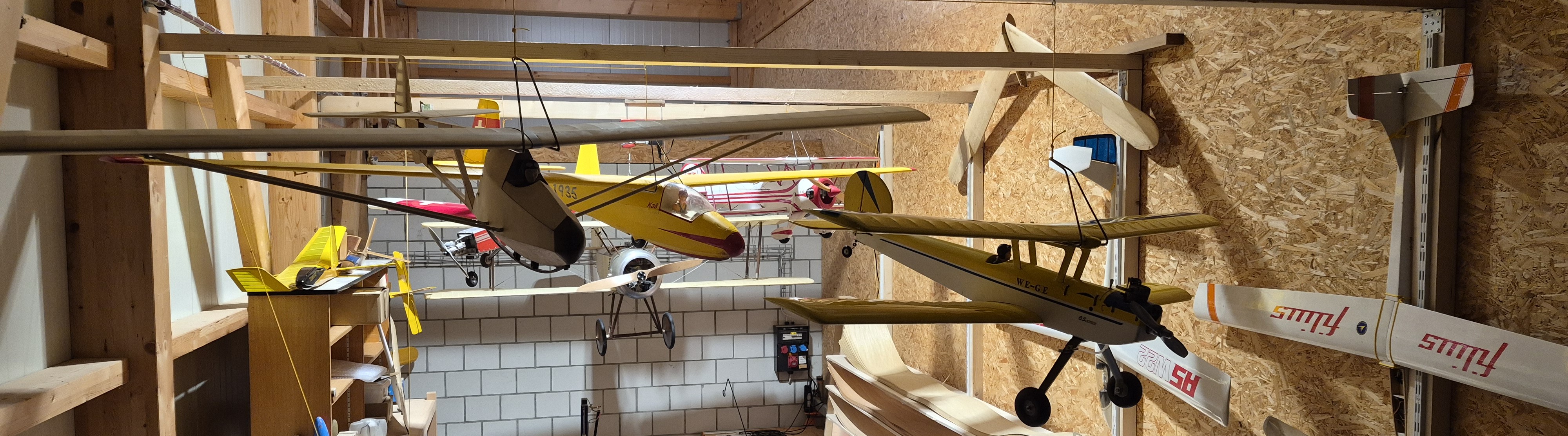 Museum Hangar Tor 8 5 2